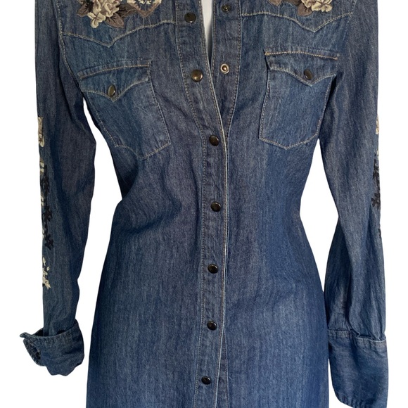 Stetson Embroidered Denim Snap Dress-S denim embroidered flowers , NWOT - Picture 3 of 7